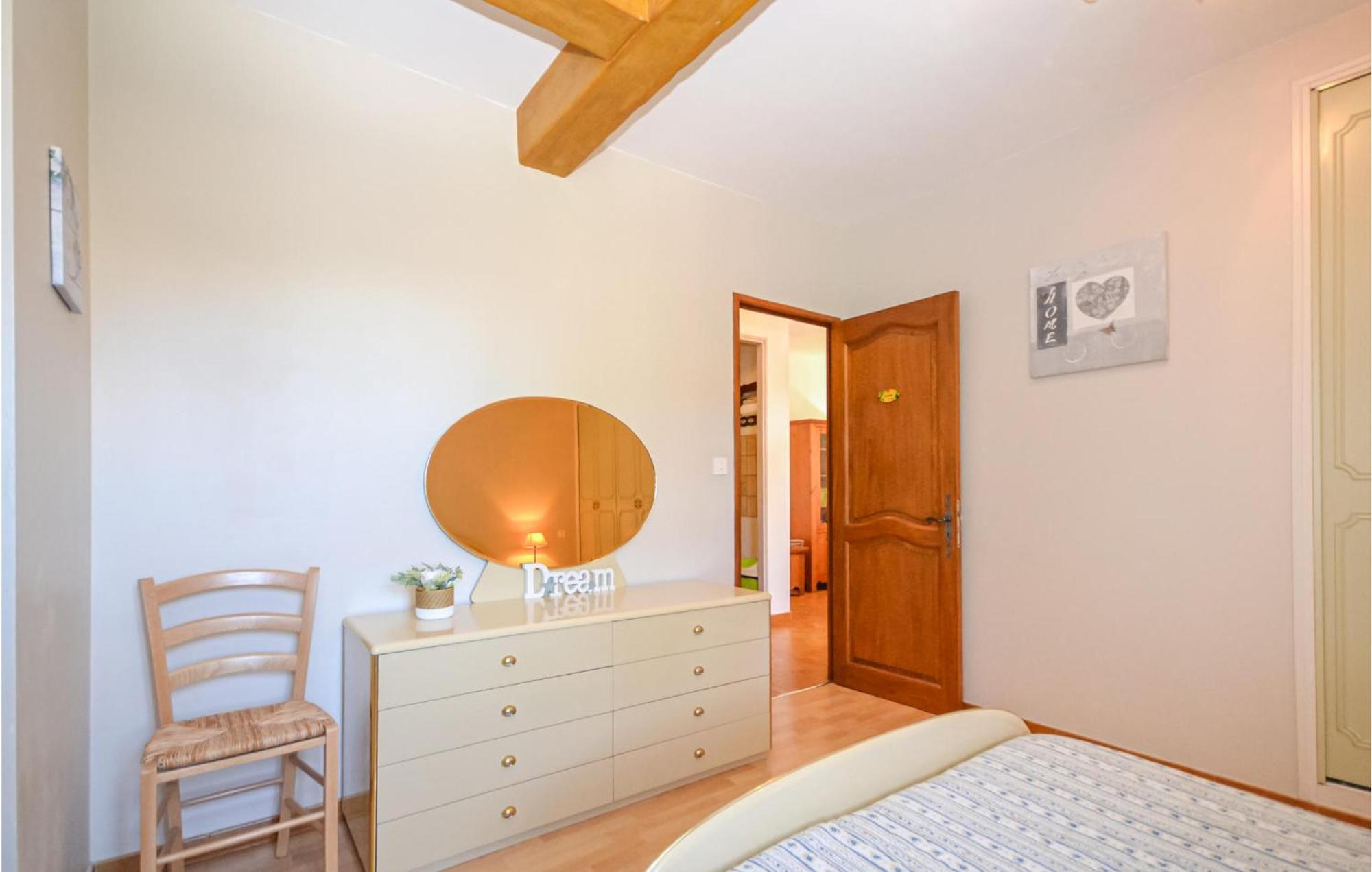 1 Bedroom Pet Friendly Home In Entrechaux Kültér fotó