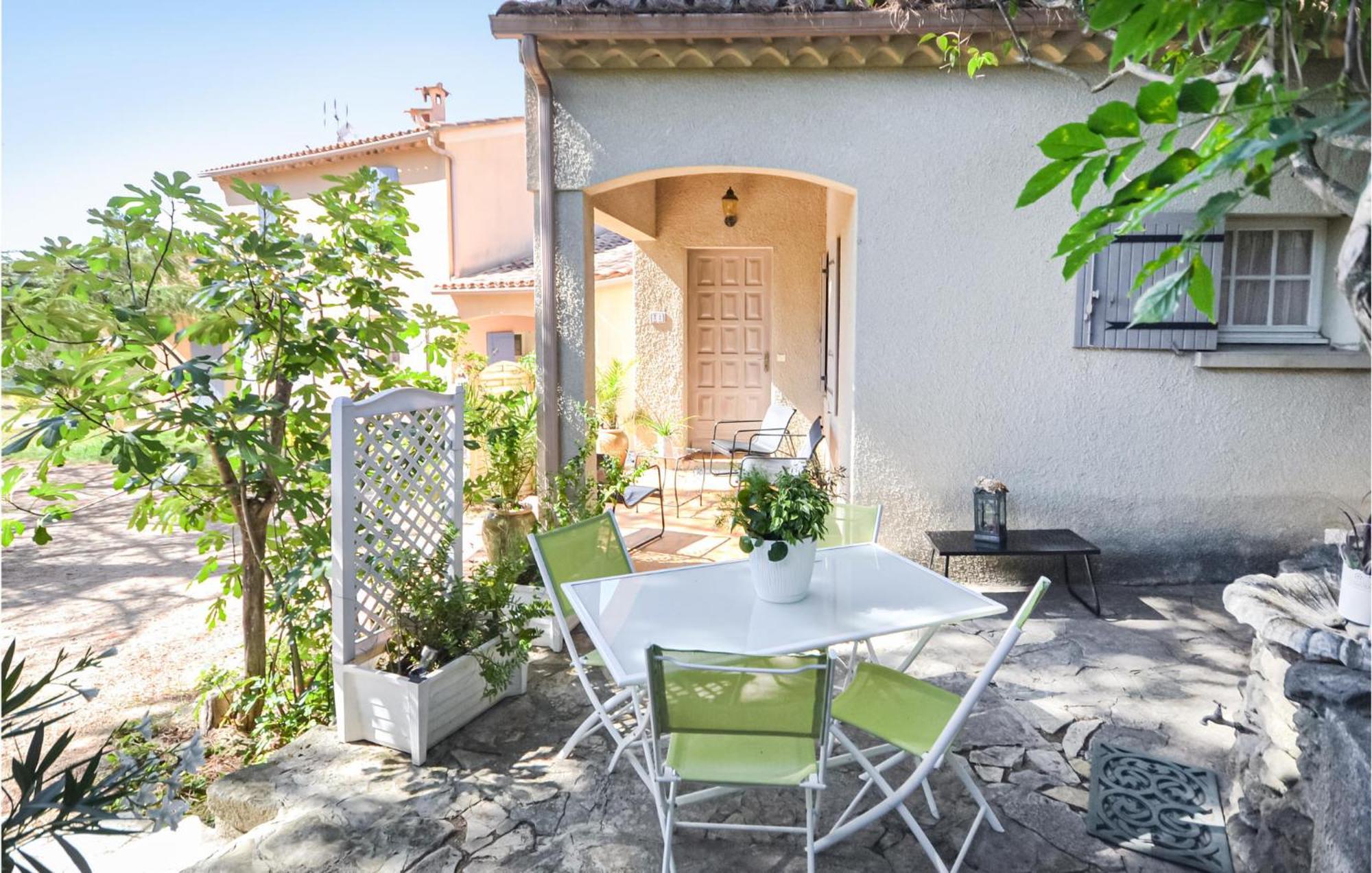 1 Bedroom Pet Friendly Home In Entrechaux Kültér fotó